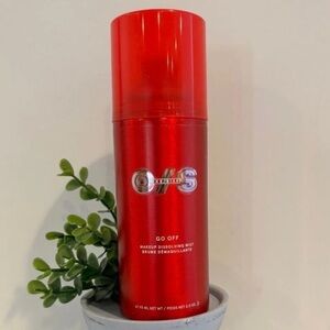 ONE/SIZE Red Makeup Dissolving Mist